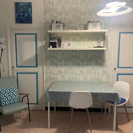Welcome In The Cozy Blue Nest Pedestrian ม็องตง ภายนอก รูปภาพ